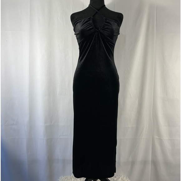 Black velvet, halter, midi dress, large
NWT - Picture 2 of 6
